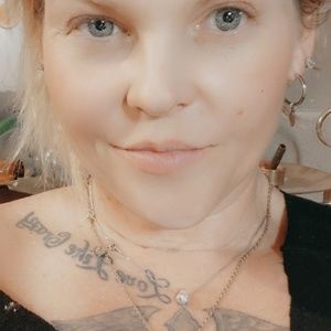 Meet your Posher, Anissa